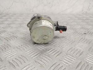 Vacuum pump - 166505272R