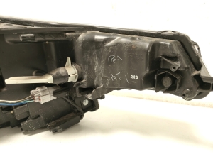 TOYOTA Avensis T27 (2008–2019) Esituli - 6