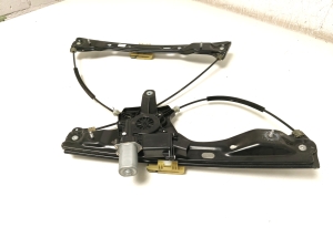 Opel Astra K (2015–2021) Priekšējo durvju logu pacēlājs un tā daļas 13406674 - 4