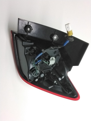 Mitsubishi ASX (2010–2026) Hintere Eckleuchte und ihre Teile P9374 - 2