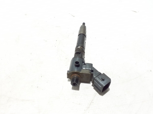 VOLVO XC90 (2015–2024) Fuel injector 31336769 - 3