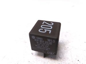 Relay - 431951253D