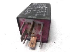 Volkswagen Jetta (1983–1992) Relay 357927181 - 2