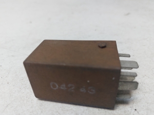 BMW 3 SERIES E36 (1990–2000) Relay 1384761 - 2