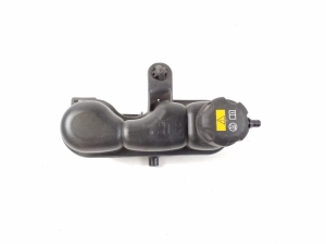 Coolant reservoir - 7645508