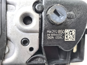 Opel Corsa F (2019–2026) Front door lock PSA292850 - 6