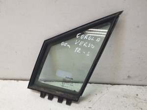 Esiukse kolmnurkklaas - 43R00097