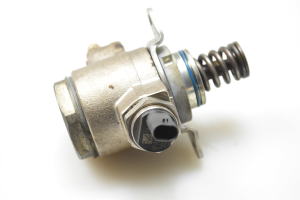 Skoda Rapid (2011–2026) Fuel pump 03C127026P - 2