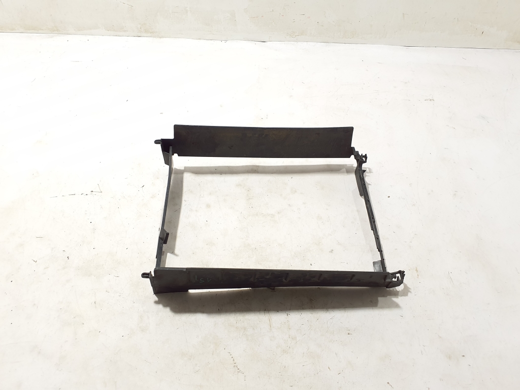 RENAULT Captur (2019–2026) Radiator air deflector 215594264R RENAULT Captur (2019–2026) Radiator air deflector 215594264R
