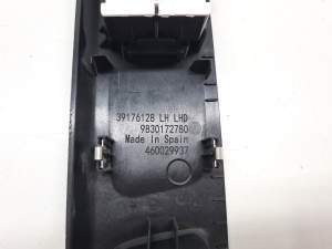 Opel Corsa F (2019–2026) Front door glass switch 9830172780 - 3