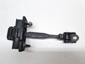 Opel Corsa F (2019–2026) Rear side door opening limiter - 3