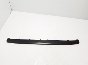 Zierleiste für die Frontstoßstange - 31694569