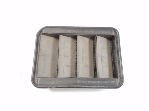 Rear fender vent grille - 9315933