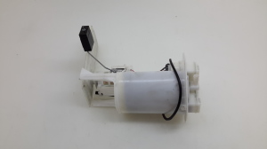 TOYOTA Yaris (2011–2020) Kütusepump paagis 777040D070 - 3