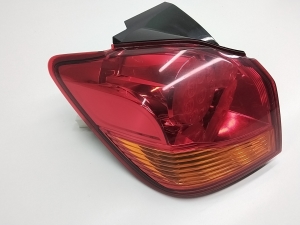 Mitsubishi ASX (2010–2026) Hintere Eckleuchte und ihre Teile P9374 - 2