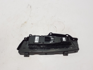 BMW X3 G01 (2017–2026) Front door glass switch 6847099 - 2