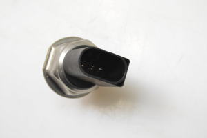 BMW 1 SERIES E87 (2003–2012) Kraftstoffhochdrucksensor 7537319 - 3
