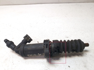 Clutch slave cylinder - 6785964