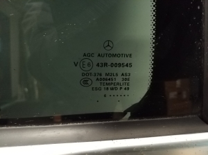 Mercedes Benz GLS 166 (2015–2019) Aizmugurējās sānu durvis un to detaļas - 2