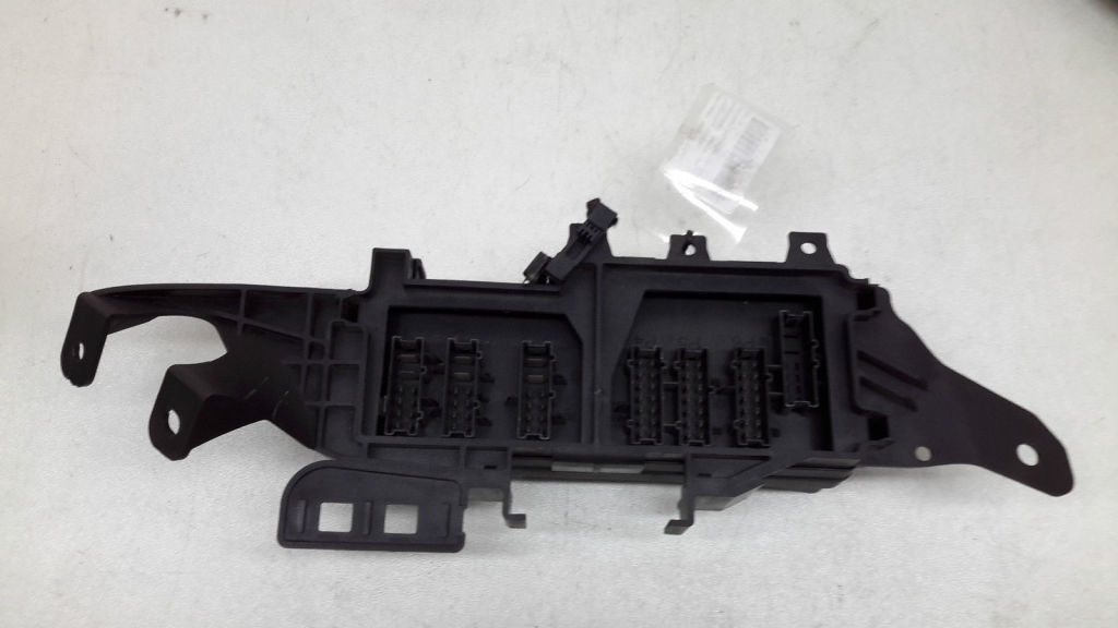 MERCEDES-BENZ GL-Class X164 (2006-2012) Fuse box A1645403372 20973147