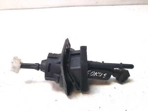 Clutch slave cylinder - 