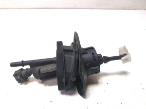 Ford Focus (1998–2005) Clutch slave cylinder - 5