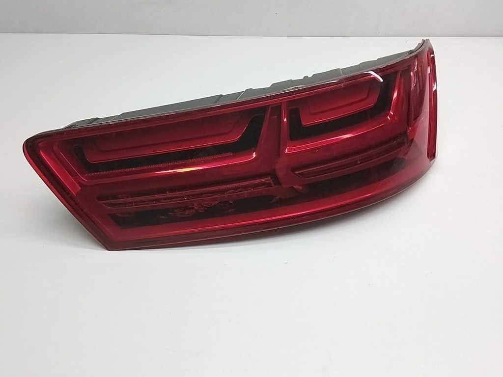AUDI Q7 (2015–2026) Hintere Eckleuchte und ihre Teile 4M0945094E AUDI Q7 (2015–2026) Hintere Eckleuchte und ihre Teile 4M0945094E