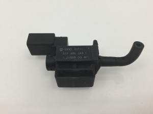 Volkswagen Passat B5 (1997–2005) Magnetventil 037906283C - 2