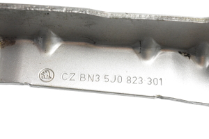 Skoda Fabia MK 2 (2007–2014) Hood hinge 5J0823301 - 2