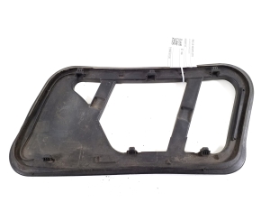 Cita detaļa zem motora pārsega - A1668801105