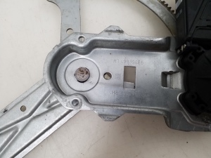 Opel Meriva (2003–2010) Priekšējo durvju logu pacēlājs un tā daļas 93362662 - 3