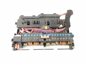 BMW X3 E83 (2003–2010) Sicherungskasten Innenraum 8364540