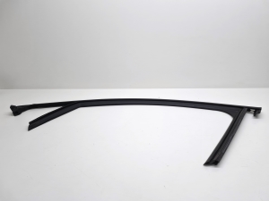 Front door rubber seal - 9823226680