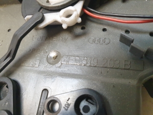 AUDI A6 C6 (2004–2011) Sonstiges Teil der Mittelkonsole 4F0819203B - 3