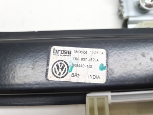 Volkswagen Up (2012–2026) Priekšējo durvju logu pacēlājs un tā daļas 1S4837462A - 2