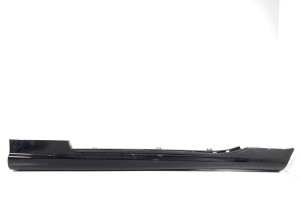 Karbi välimine ilupaneel - A2306980354