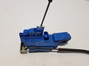 FIAT 500L (2012–2018) Front door lock 51884140 - 2