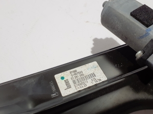 FIAT 500L (2012–2018) Priekšējo durvju logu pacēlājs 51980513 - 2