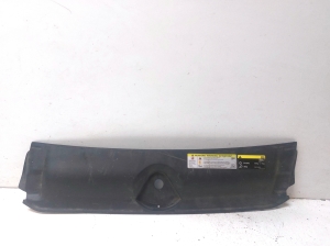 Sonstiges Teil unter der Motorhaube - 8W0807061