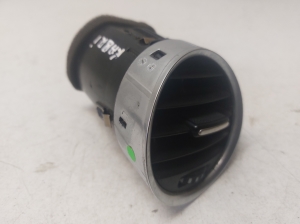 AUDI A4 B6 (2000–2005) Salongi ventilatsioonirestid 8H0820901D - 3