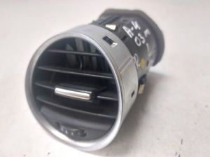 AUDI A4 B6 (2000–2005) Salongi ventilatsioonirestid 8H0820901D - 6