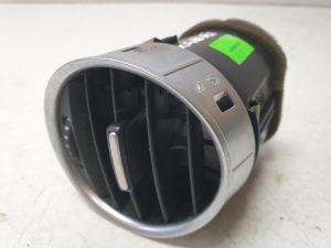 AUDI A4 B6 (2000–2005) Dashboard air vent grilles 8H0820951D - 4