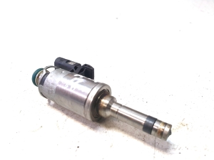 AUDI A4 B9 (2015–2026) Injecteur de carburant 04E133036A - 2