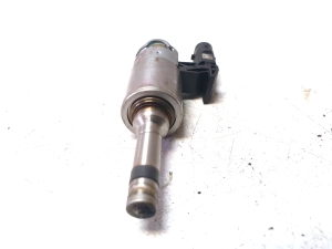 AUDI A4 B9 (2015–2026) Injecteur de carburant 04E133036A - 2