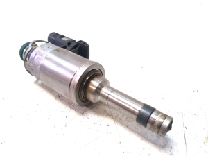 AUDI A4 B9 (2015–2026) Injecteur de carburant 04E133036A - 3