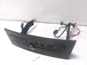 Mercedes Benz E-Class W211 (2002–2009) Schalter für Sitzheizung - 4