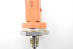 Volkswagen Golf VI (2008–2013) Kraftstoffhochdrucksensor 06J906051D - 3