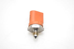 Volkswagen Golf VI (2008–2013) Kraftstoffhochdrucksensor 06J906051D - 4