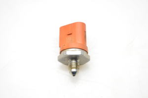 Volkswagen Golf VI (2008–2013) Kraftstoffhochdrucksensor 06J906051D - 5