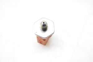Volkswagen Golf VI (2008–2013) Kraftstoffhochdrucksensor 06J906051D - 5